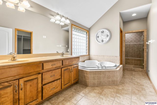 7408 S 103rd Avenue, La Vista, NE 68128
