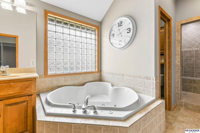 7408 S 103rd Avenue, La Vista, NE 68128
