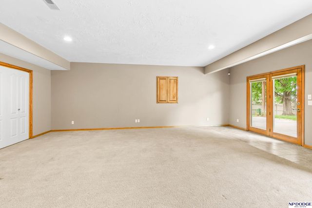 7408 S 103rd Avenue, La Vista, NE 68128