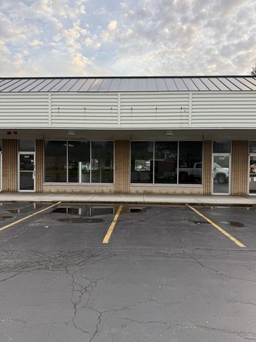 660 W Lake Street, Roselle, IL 60172