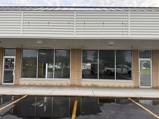 660 W Lake Street, Roselle, IL 60172