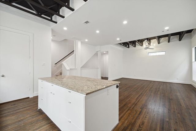 1105 W 21st Street B, Houston, TX 77008