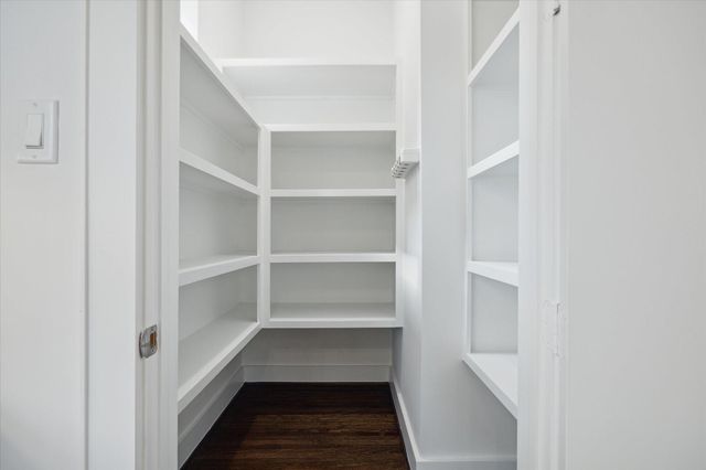 1105 W 21st Street B, Houston, TX 77008
