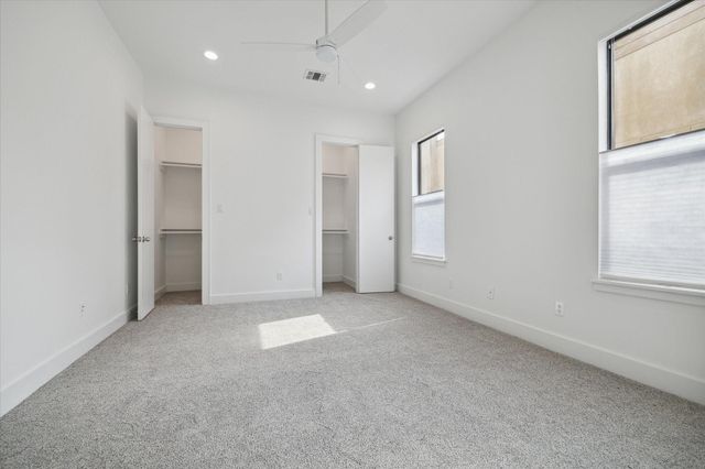 1105 W 21st Street B, Houston, TX 77008