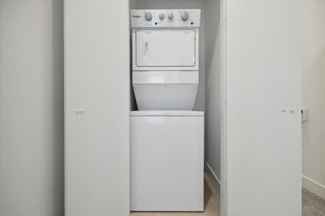 1105 W 21st Street B, Houston, TX 77008