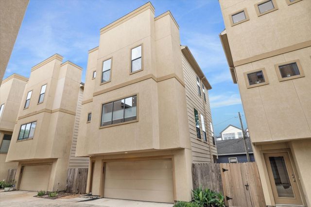 1105 W 21st Street B, Houston, TX 77008