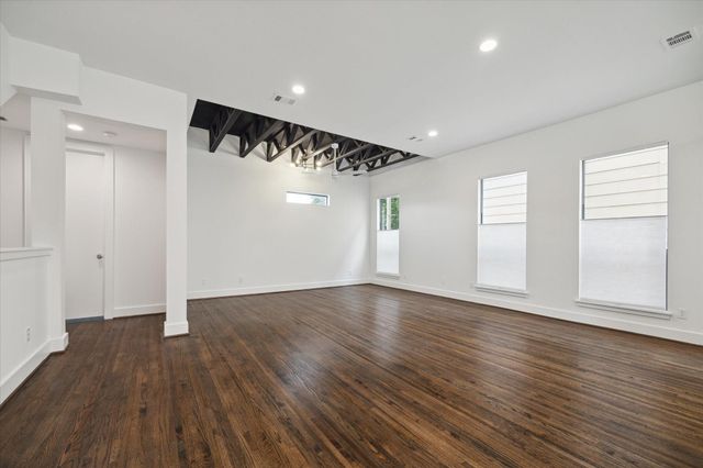 1105 W 21st Street B, Houston, TX 77008
