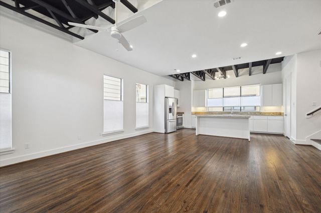 1105 W 21st Street B, Houston, TX 77008
