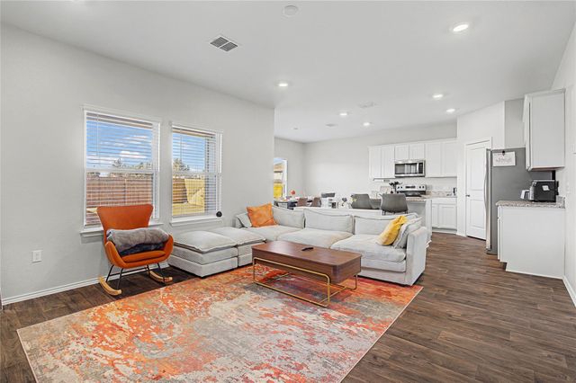 18517 Cremello DR B, Manor, TX 78653