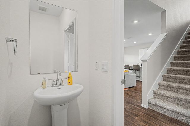 18517 Cremello DR B, Manor, TX 78653