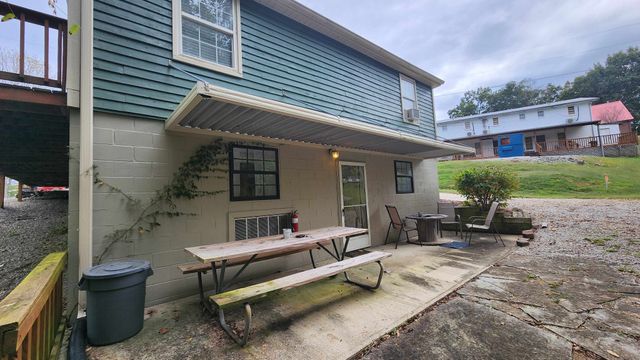 228 Bill Hunter Rd, Celina, TN 38551