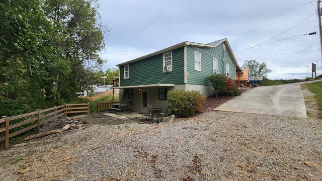 228 Bill Hunter Rd, Celina, TN 38551
