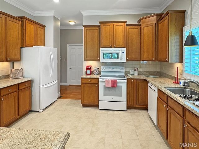 1305 Running Creek Court, Washington, MO 63090