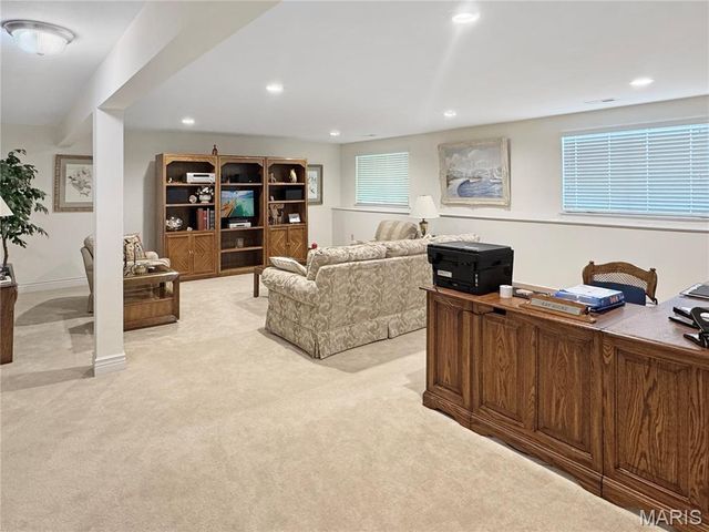 1305 Running Creek Court, Washington, MO 63090