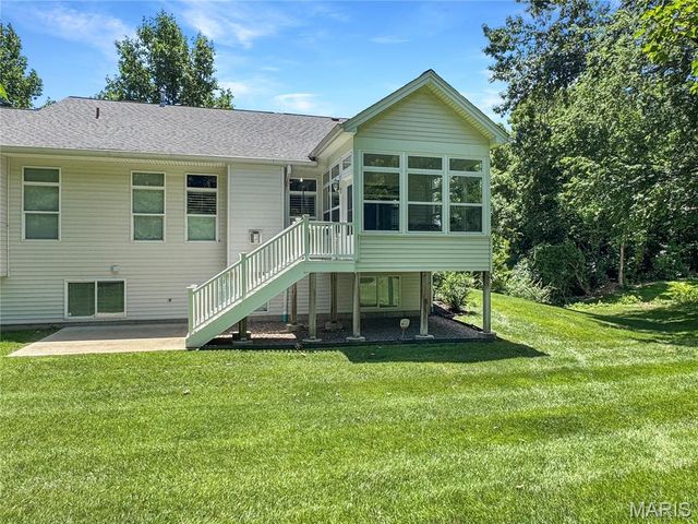 1305 Running Creek Court, Washington, MO 63090