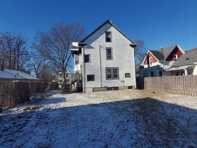 935 19th Street, Rock Island, IL 61201