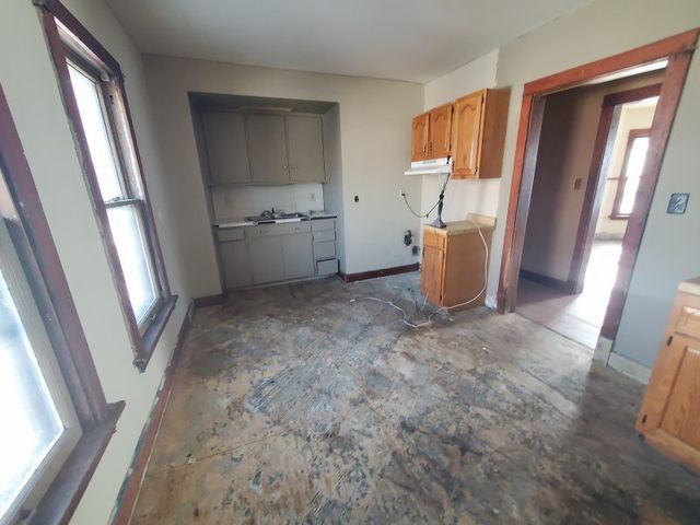 935 19th Street, Rock Island, IL 61201