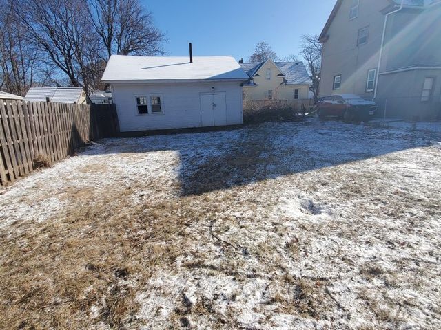 935 19th Street, Rock Island, IL 61201