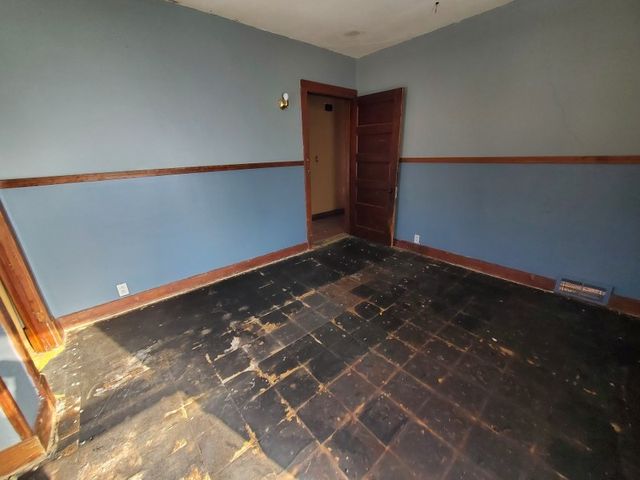 935 19th Street, Rock Island, IL 61201