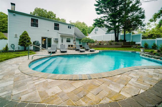 151 Rosemont Avenue, Farmingville, NY 11738