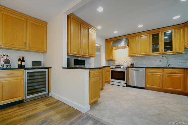 151 Rosemont Avenue, Farmingville, NY 11738
