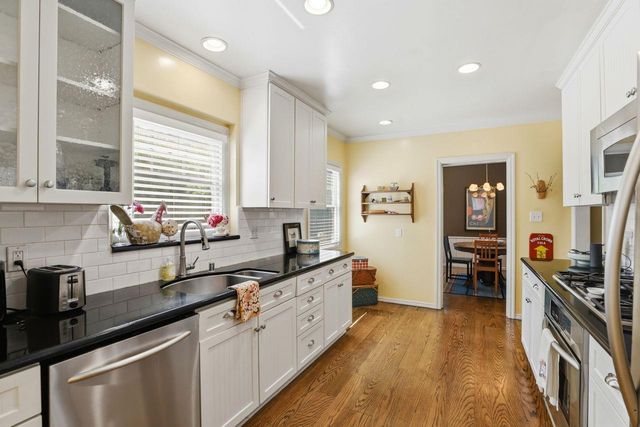 963 Swanston Dr, Sacramento, CA 95818