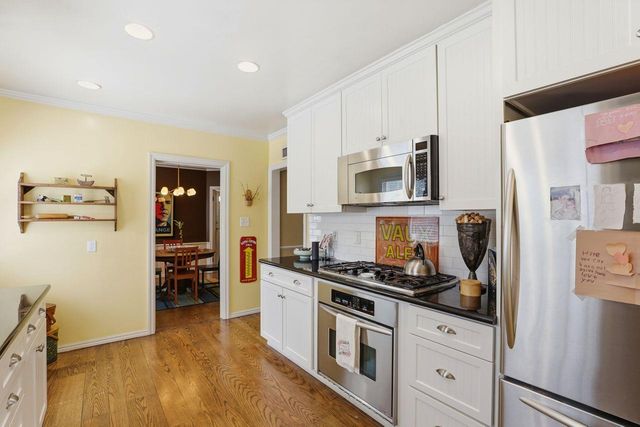 963 Swanston Dr, Sacramento, CA 95818