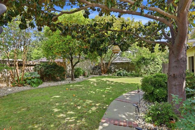 963 Swanston Dr, Sacramento, CA 95818