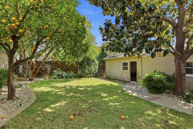 963 Swanston Dr, Sacramento, CA 95818