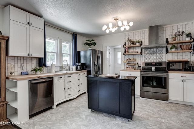 1508 S Moffet Avenue, Joplin, MO 64804
