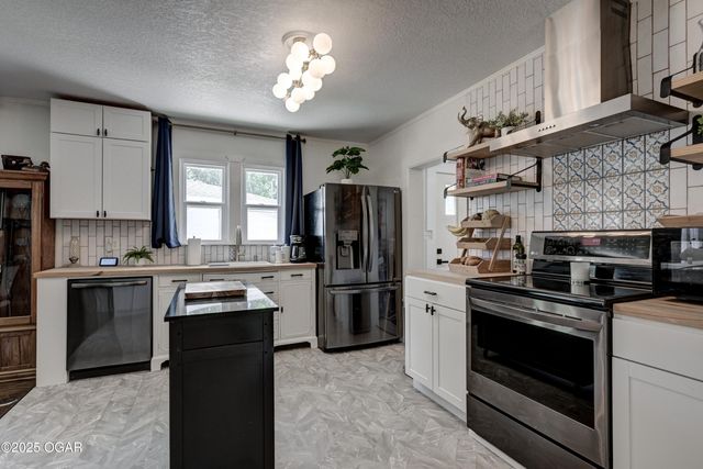 1508 S Moffet Avenue, Joplin, MO 64804
