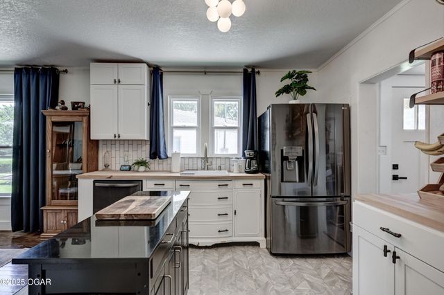 1508 S Moffet Avenue, Joplin, MO 64804