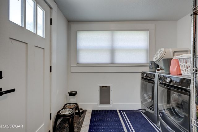 1508 S Moffet Avenue, Joplin, MO 64804