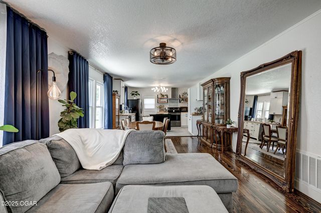 1508 S Moffet Avenue, Joplin, MO 64804