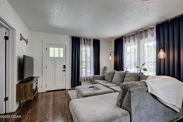 1508 S Moffet Avenue, Joplin, MO 64804