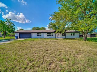 309 E Obuch Street, Valley View, TX 76272