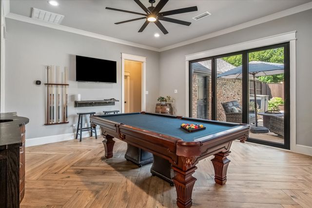 2121 Clearspring Drive S, Irving, TX 75063