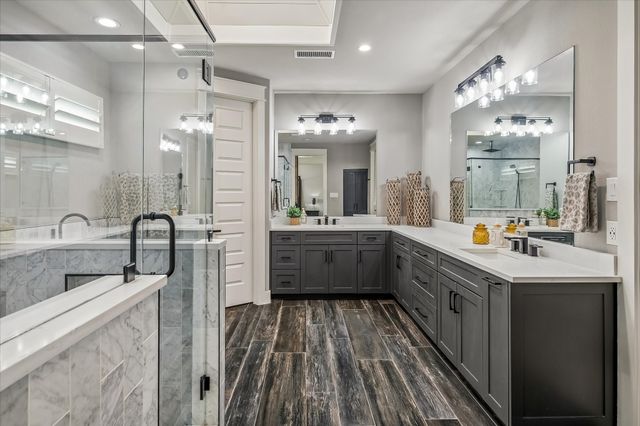 2121 Clearspring Drive S, Irving, TX 75063