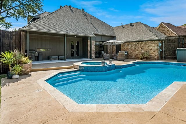 2121 Clearspring Drive S, Irving, TX 75063