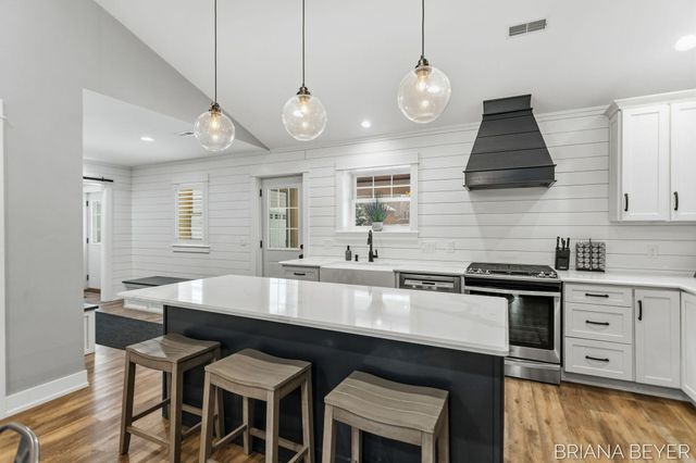 6541 145th Avenue, Holland, MI 49423