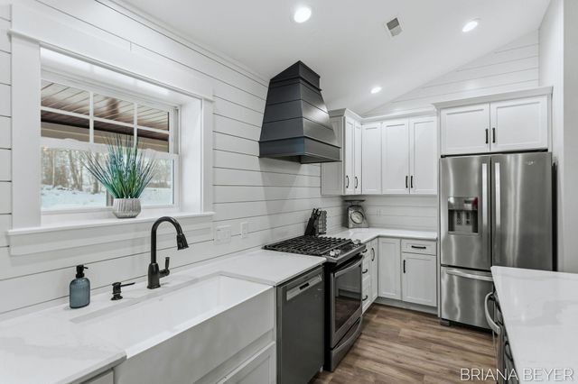 6541 145th Avenue, Holland, MI 49423