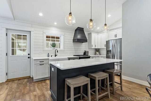 6541 145th Avenue, Holland, MI 49423