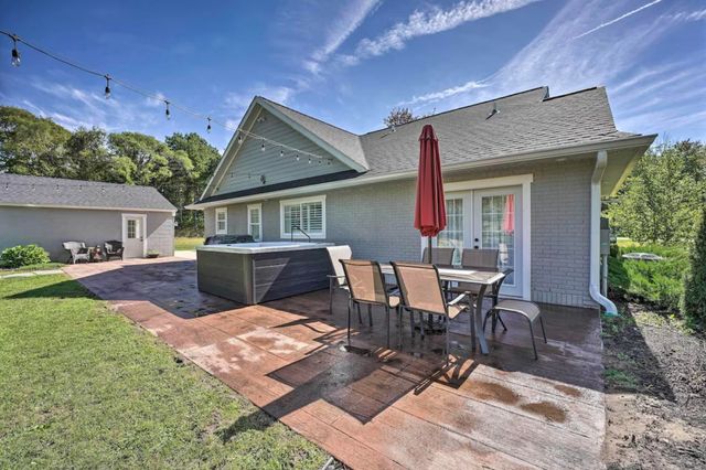 6541 145th Avenue, Holland, MI 49423