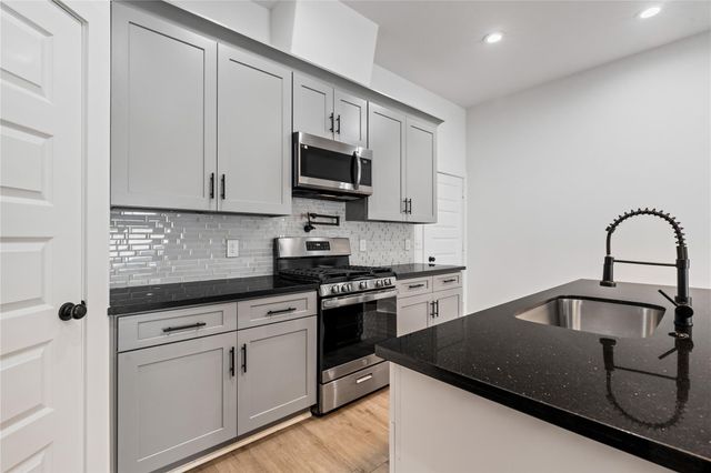 2213 Lee Street, Houston, TX 77026