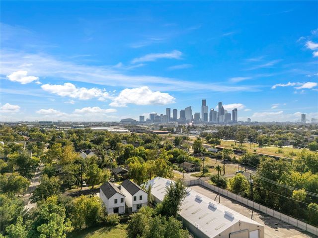 2213 Lee Street, Houston, TX 77026