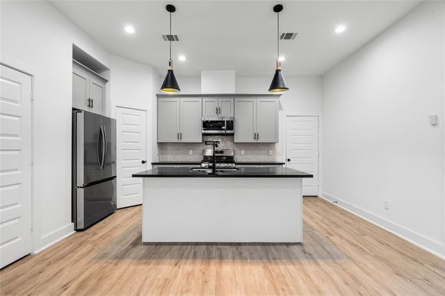 2213 Lee Street, Houston, TX 77026