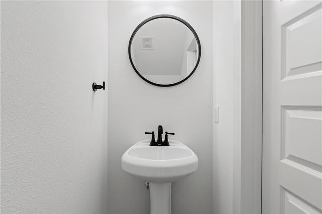 2213 Lee Street, Houston, TX 77026