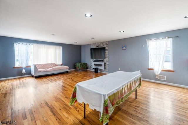278 Hillside Ave, Hillside Twp., NJ 07205