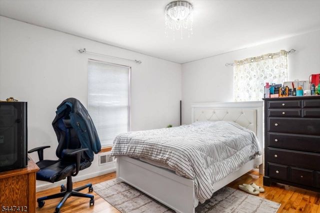 278 Hillside Ave, Hillside Twp., NJ 07205