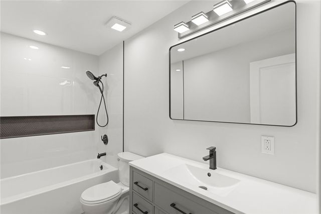 3809 41st Ave, Pulaski Twp, PA 15066